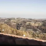 Azienda Agrituristica Alcastle Κατάλυμα σε φάρμα Montabone