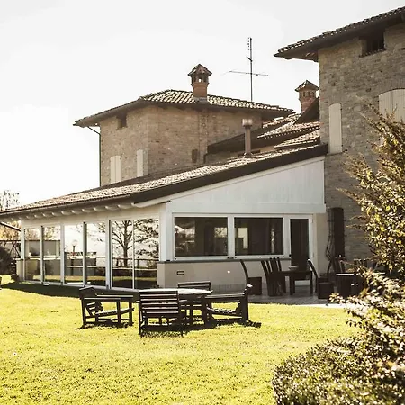 Farm stay Azienda Agrituristica Alcastle Montabone