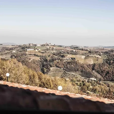 Azienda Agrituristica Alcastle Farm stay Montabone